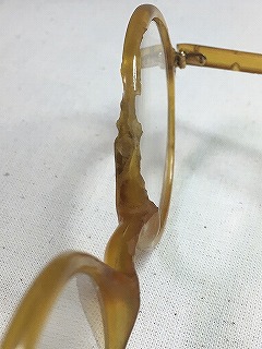 白鼈甲眼鏡虫食い修理(修理前)